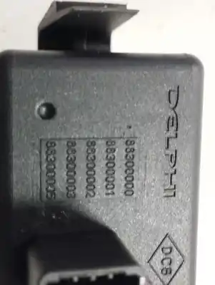 Second-hand car spare part hazard warning lights for renault clio iii pack authentique oem iam references 820021486a  