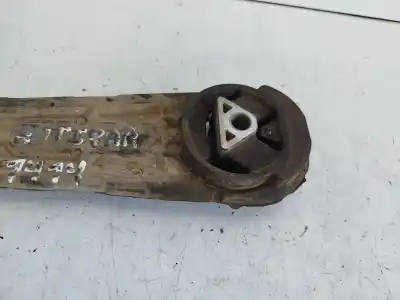 Second-hand car spare part engine support for renault clio iii dynamique oem iam references 8200338385  