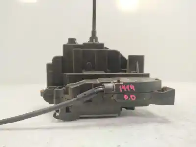 Second-hand car spare part front right door lock for renault clio iii dynamique oem iam references 8200350753  