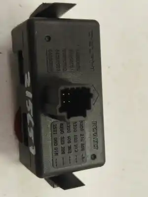 Second-hand car spare part hazard warning lights for renault clio iii dynamique oem iam references 8200214896a  