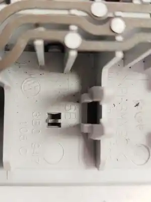 Pezzo di ricambio per auto di seconda mano LUCE INTERNA per SEAT IBIZA SC (6J1)  Riferimenti OEM IAM 3B0947105C  