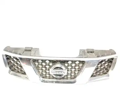 Автозапчастина б/у передня решіта для nissan navara pick-up (d40m) double cab se 4x4 посилання на oem iam 2310eb400  