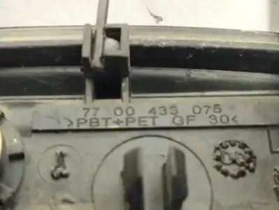 Second-hand car spare part exterior left rear door handle for renault megane i scenic (ja0) 1.6 16v kaleido 107 cv / 79 kw oem iam references 7700433075  