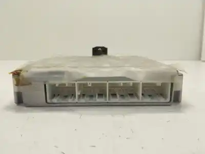 Peça sobressalente para automóvel em segunda mão centralina de motor uce por toyota corolla (e12) 2.0 d-4d linea sol berlina referências oem iam 8966602320