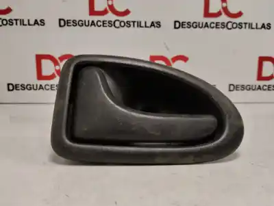 Автозапчасти б/у левая передняя внутренняя ручка за RENAULT CLIO II FASE I (B/CBO) 1.4 Alize 75 CV / 55 KW ссылки OEM IAM 7700415974  