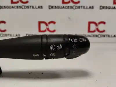 Pezzo di ricambio per auto di seconda mano controllo intermittente per renault clio ii fase ii (b/cb0) base authentique 65 cv / 48 kw riferimenti oem iam 7701047552  