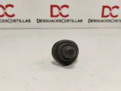 Second-hand car spare part Switch for RENAULT CLIO II FASE I (B/CBO) 1.6 Initiale (B/CBOD) 90 CV / 66 KW OEM IAM references 7700427640A  