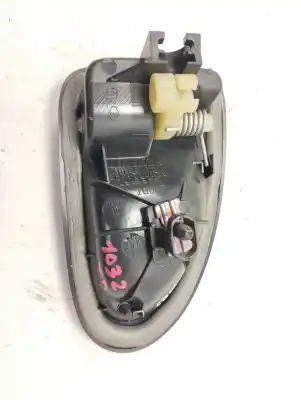 Second-hand car spare part interior right rear handle for renault megane i scenic (ja0) 1.6 16v kaleido 107 cv / 79 kw oem iam references 8200028995  
