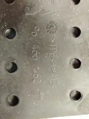 Pezzo di ricambio per auto di seconda mano poggiapiedi per peugeot 307 cc (s2) básico riferimenti oem iam 9646646277