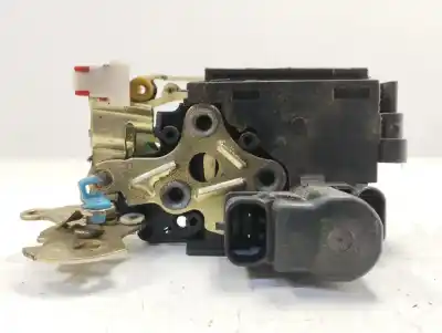 Second-hand car spare part front right door lock for ssangyong rexton rx 270 full oem iam references 7121008021  