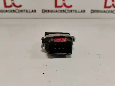 Second-hand car spare part rear left power window switch for renault clio iii exception oem iam references 8200214936