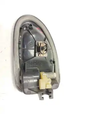 Автозапчасти б/у левая задняя внутренняя ручка за renault megane i scenic (ja0) 1.6 16v kaleido 107 cv / 79 kw ссылки oem iam 8200028994  