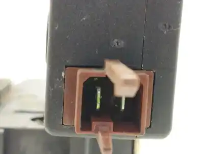 Peça sobressalente para automóvel em segunda mão fechadura da porta dianteira direita por peugeot 106 (s2) max d referências oem iam 913687