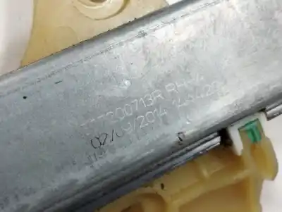 Pezzo di ricambio per auto di seconda mano alzacristalli anteriore destro per renault captur dynamique riferimenti oem iam 807200713r  