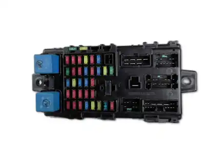 Second-hand car spare part FUSE BOX UNIT for HYUNDAI TRAJET (FO) 2.0 CRDi GLS OEM IAM references 954003A210  