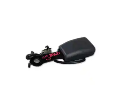 İkinci el araba yedek parçası ÖN SAG KEMER KANCA için HYUNDAI TRAJET (FO) 2.0 CRDi GLS OEM IAM referansları 888403A010SX  