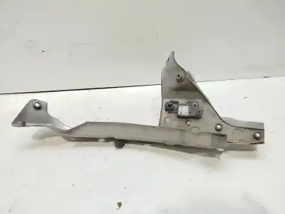 Pièce détachée automobile d'occasion support de phare droit pour opel astra h berlina cosmo références oem iam 13110788