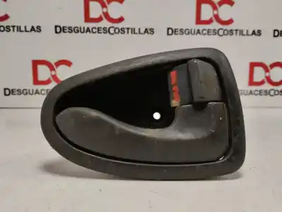 Pezzo di ricambio per auto di seconda mano MANIGLIA INTERNA ANTERIORE DESTRA per HYUNDAI ACCENT (LC) L CRDi Riferimenti OEM IAM 8262025000  
