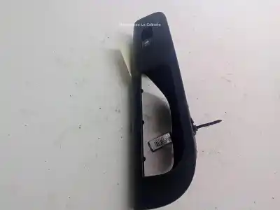 Автозапчастина б/у ПЕРЕДНІЙ ПРАВИЙ ВІКОННИЙ Вимикач для KIA CEED FASTBACK ED  Посилання на OEM IAM 823611H000  