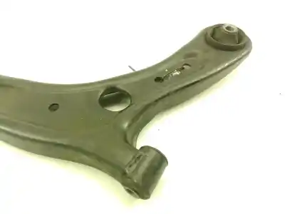 Pezzo di ricambio per auto di seconda mano braccio sospensione inferiore anteriore destro per kia stonic (yb) 1.0 t-gdi riferimenti oem iam   
