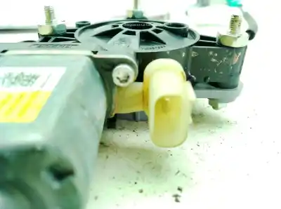 İkinci el araba yedek parçası ön sag pencere regülatörü için kia stonic (yb) 1.0 t-gdi eco-dynamics+ oem iam referansları 824601w2196  