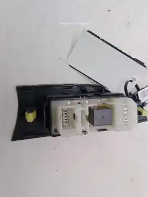 Pezzo di ricambio per auto di seconda mano comando alzacristalli posteriori destro per lexus is ii (_e2_) 220d (ale20) riferimenti oem iam   