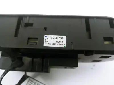 Pezzo di ricambio per auto di seconda mano interruttore alzacristalli anteriore sinistro per opel astra h (a04) 1.7 cdti (l48) riferimenti oem iam 13228706cd  