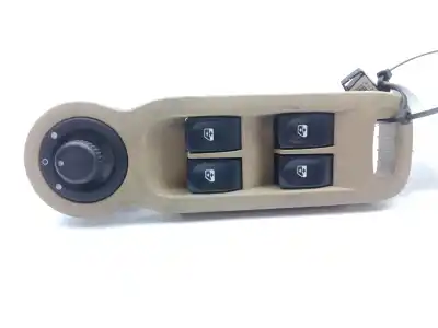 Pièce détachée automobile d'occasion COMMANDE DE LÈVE VITRE AVANT GAUCHE pour RENAULT MODUS / GRAND MODUS (F/JP0_)  Références OEM IAM 8200417851  
