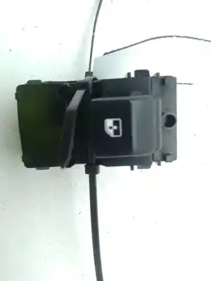 Second-hand car spare part RIGHT FRONT POWER WINDOW SWITCH for KIA CEED (CD)  OEM IAM references 93575J7000  
