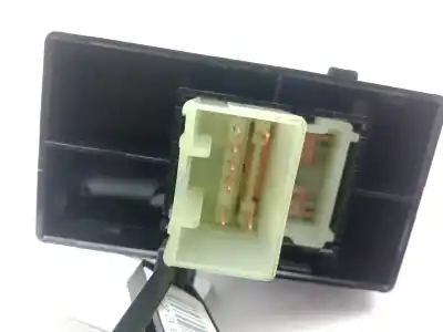 Peça sobressalente para automóvel em segunda mão botão / interruptor elevador vidro traseiro esquerdo por kia ceed (cd) 1.6 crdi 136 referências oem iam 93581j7100  