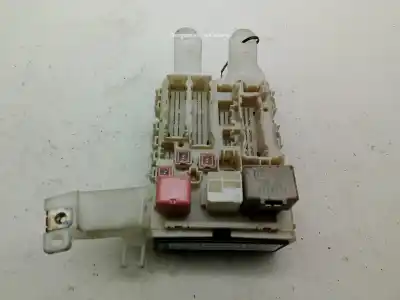 İkinci el araba yedek parçası RÖLE/SIGORTA KUTUSU için TOYOTA AURIS (E18)  OEM IAM referansları 8273002150A  