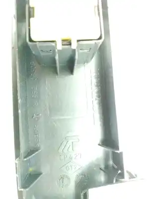 Second-hand car spare part right front power window switch for dacia duster 1.5 dci diesel fap cat oem iam references 809601386r  