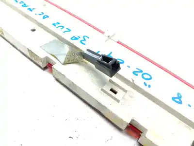 Pièce détachée automobile d'occasion feu de frein central pour audi 4935 sinvalor références oem iam 4e0945097  