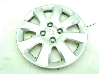 Pièce détachée automobile d'occasion CAPUCHONS DE MOYEUX pour PEUGEOT 207/207+ (WA_, WC_)  Références OEM IAM 9651017380  