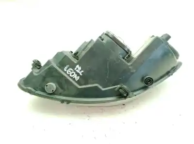 Second-hand car spare part left headlight for seat 5431 sinvalor oem iam references 89320101  