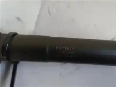 Pezzo di ricambio per auto di seconda mano iniettore per opel astra j sports tourer 1.6 cdti dpf riferimenti oem iam 55578075  