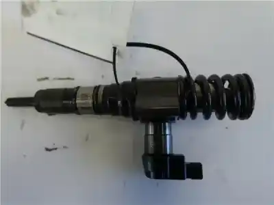 Recambio de automóvil de segunda mano de INYECTOR para SEAT LEON (1P1) 2.0 TDI referencias OEM IAM 03G130073T  