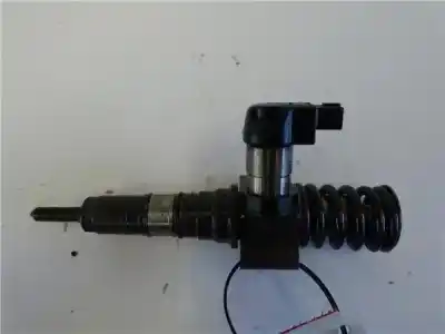 Recambio de automóvil de segunda mano de INYECTOR para SEAT LEON (1P1) 2.0 TDI referencias OEM IAM 03G130073T  