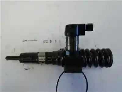 Recambio de automóvil de segunda mano de INYECTOR para SEAT LEON (1P1) 2.0 TDI referencias OEM IAM 03G130073T  