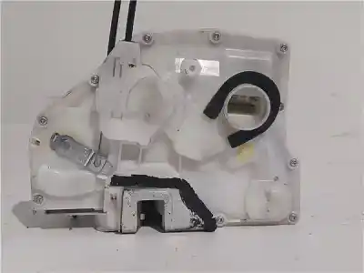 Second-hand car spare part front right door lock for suzuki swift iii (sg) 1.3 oem iam references   