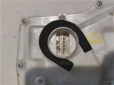 Second-hand car spare part front right door lock for suzuki swift iii (sg) 1.3 oem iam references   