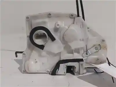 Second-hand car spare part left front door lock for suzuki swift iii (sg) 1.3 oem iam references   