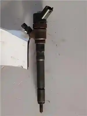 Second-hand car spare part INJECTOR for HYUNDAI SANTA FE (SM) 2.0 CRDi 4x4 OEM IAM references 33800-27900  