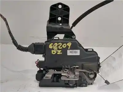 Pièce détachée automobile d'occasion SERRURE DE PORTE AVANT GAUCHE pour VOLKSWAGEN PASSAT BERLINA (3B3) 1.9 TDI Références OEM IAM 117674103  