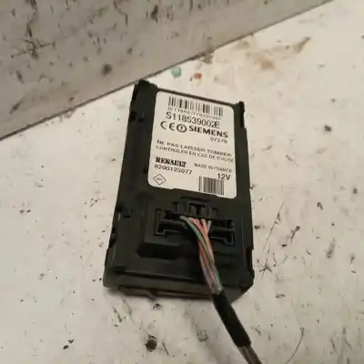 Recambio de automóvil de segunda mano de Conmutador De Arranque para RENAULT SCENIC II Grand Confort Authentique 120 CV / 88 KW referencias OEM IAM 8200125077  