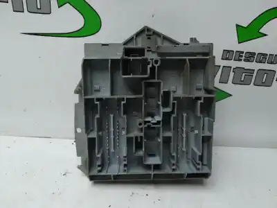 Second-hand car spare part fuse box unit for lancia ypsilon (101) 1.3 multijet 16v oro (10.2006->) 75 cv / 55 kw oem iam references 51724721  