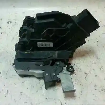 Peça sobressalente para automóvel em segunda mão Fechadura Da Porta Traseira Direita por FORD FOCUS BERLINA (CAP) FOCUS BERLINA (CAP) (2004 - 2007) Referências OEM IAM 4M5AR26412BB  