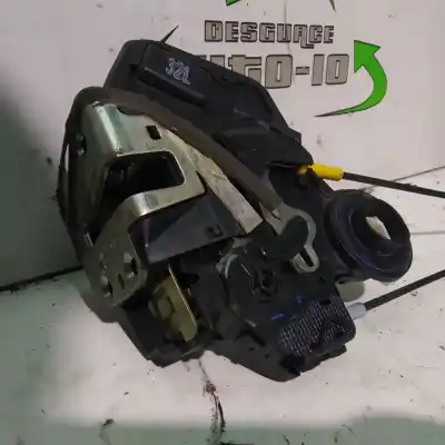 Pezzo di ricambio per auto di seconda mano Serratura Porta Posteriore Sinistra per TOYOTA COROLLA (E12) 1.6 16V Riferimenti OEM IAM   