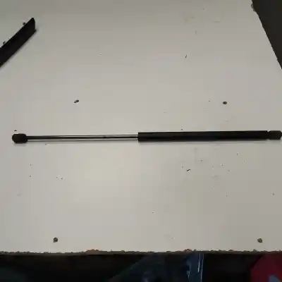 Автозапчасти б/у амортизатор капота за seat leon (1m1) sport ссылки oem iam 1m0823359a