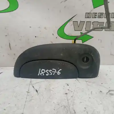 Автозапчастина б/у ліва передня зовнішня ручка для RENAULT KANGOO (F/KC0) 1.2 58 CV / 43 KW Посилання на OEM IAM 7700354478  